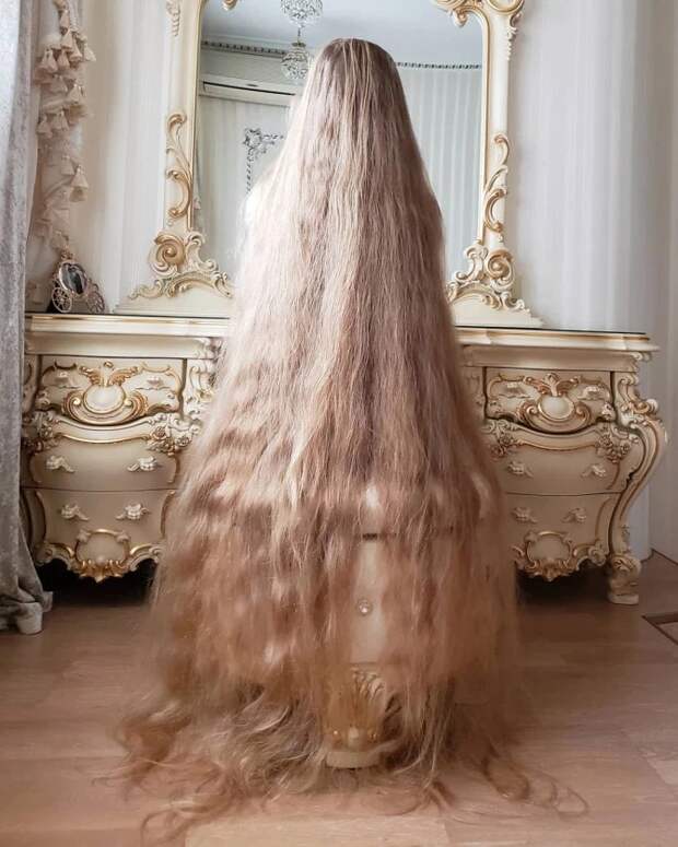 Украинская Рапунцель отрастила волосы длиной 1,8 метра