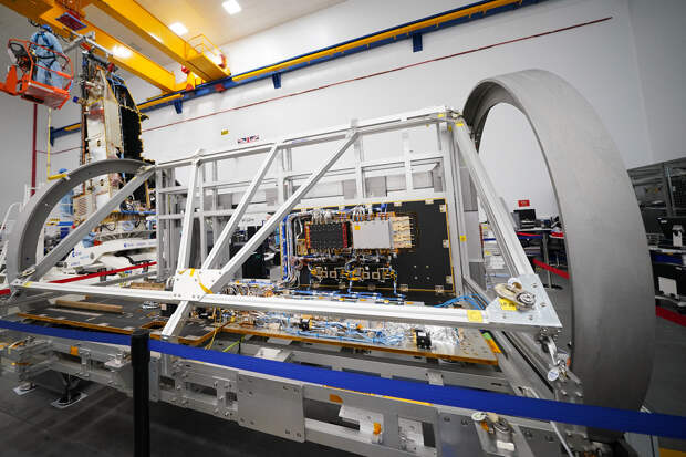 Евросоюз создаст военный спутник для сверхнизкой орбиты