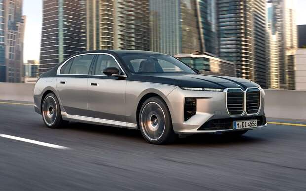 Обновленная BMW 7 Series едет в РФ — первый обзор
