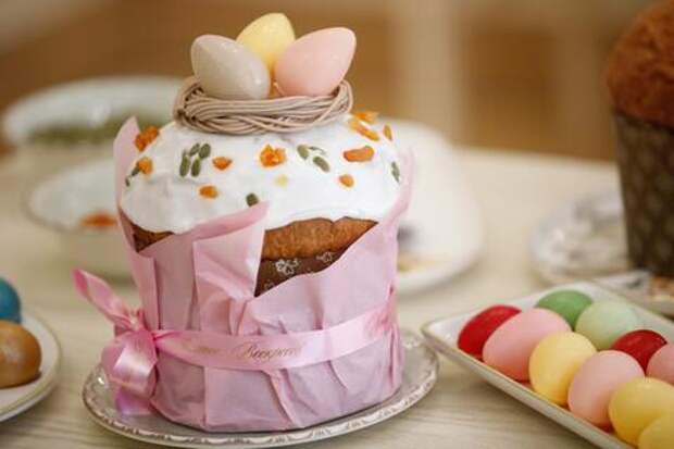 Сладкий, но опасный: кому стоит отказаться от кулича на Пасху