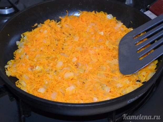 Пирог с капустой и морковью — 5 шаг