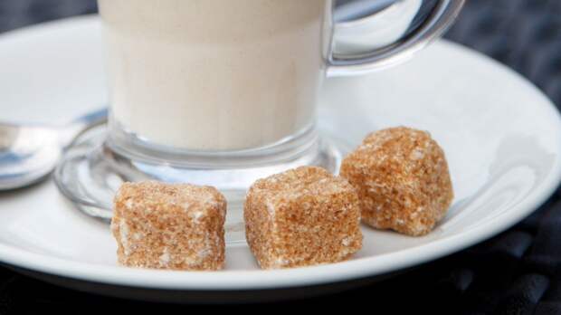 Эксперты Al Jazeera развеяли миф о пользе коричневого сахара в борьбе с лишним весом