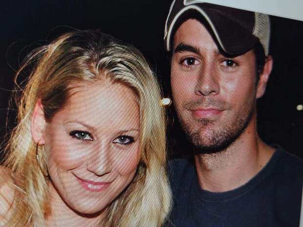 Таких фото ещё не было: Энрике Иглесиас показал Анну Курникову с четырьмя детьми