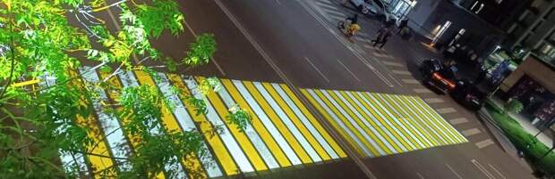 Пешеходный переход «подсветили» на одной из улиц Алматы