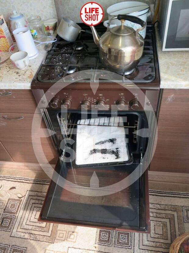СМИ опубликовали фото с обысков в квартире казанского стрелка