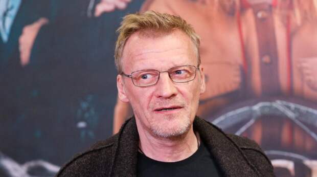 Алексея Серебрякова госпитализировали из-за проблем с легкими