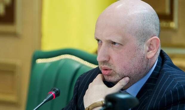 Турчинов: Украине не хватает оружия для защиты от России Турчинов: Украине не хватает оружия для защиты от России