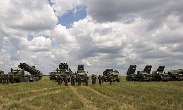 Территория техники. Боевая техника Луганской области. Военная техника Луганск фото. Украина Луганская область военные дела. Луганская область Новоспасовка военные РФ.