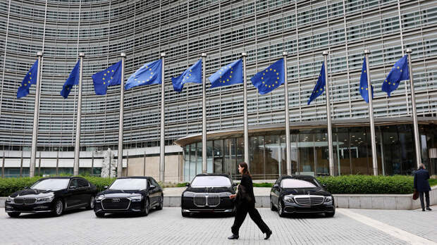 Дипломат Жданова: ЕС готовится к войне с Россией