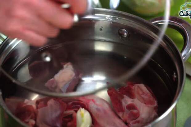 Заправочный суп из свежей капусты с мясом баранины: шаг 1