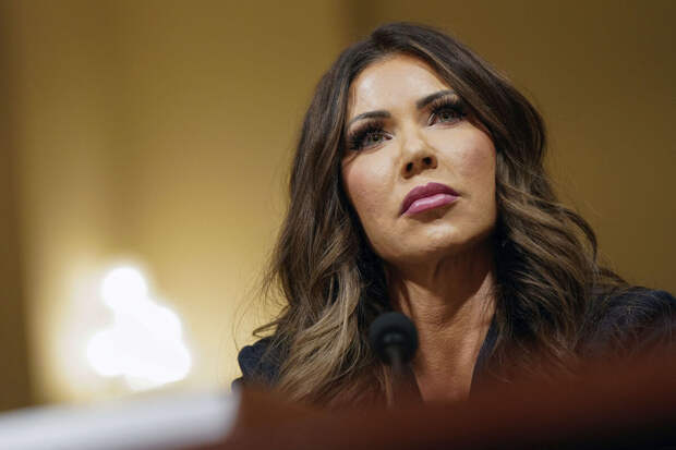 Bloomberg: Трамп отстранил Кристи Ноэм, главу внутренней безопасности США