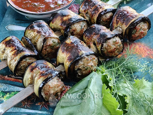 Рулетики из баклажана на мангале, рецепт с фото
