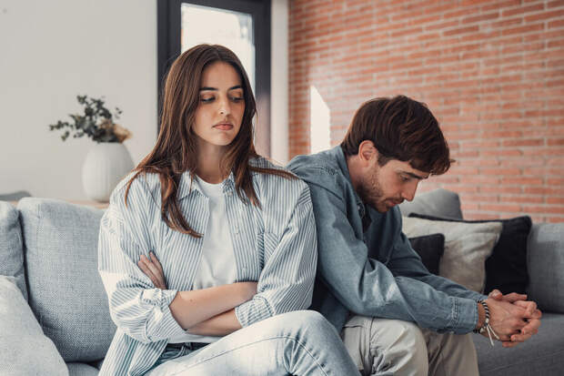 Психолог Абравитова: расставаться с партнером лучше всего в апреле или мае