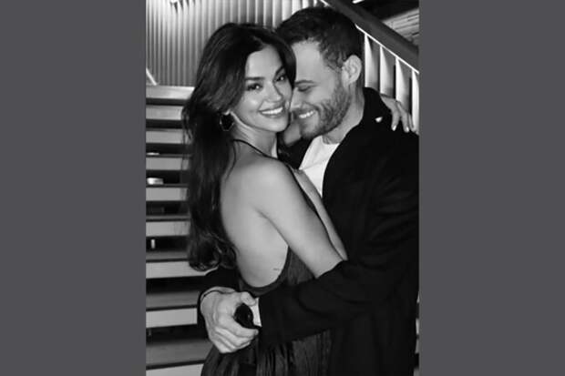 Исчезнувшие фото и холод: у красавчика из «Постучись в мою дверь» намечается разрыв