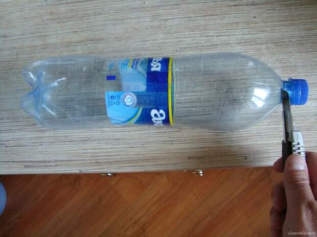 Герметичный контейнер из пластиковых бутылок
