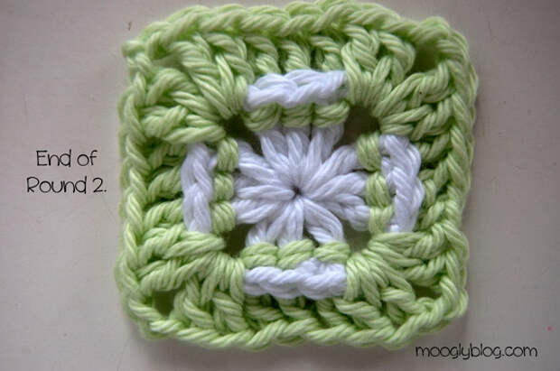 The Sweetest Baby Blanket! Free pattern, totally customizable, perfect for boys and girls! Get the pattern at mooglyblog.com #crochet