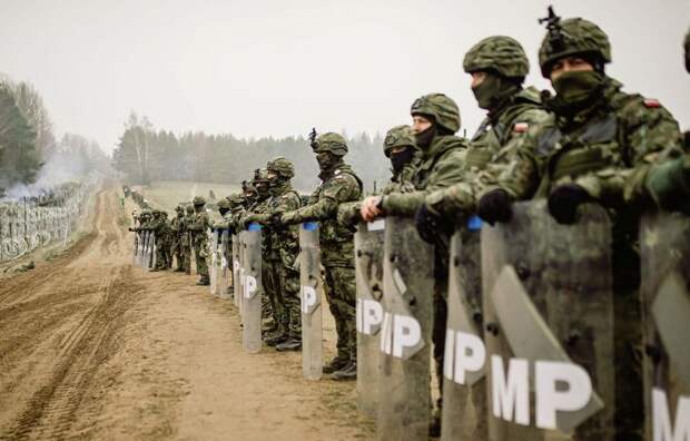 Польша увеличит количество военнослужащих и вертолетов на границе с Беларусью