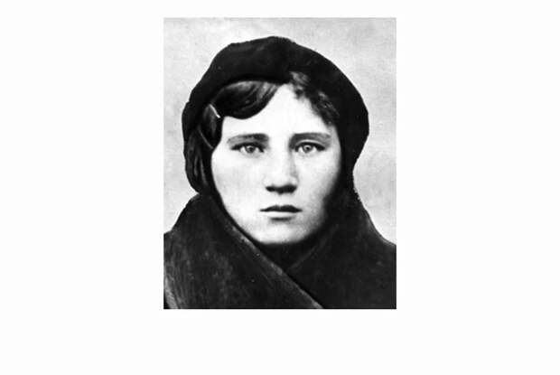 Константинова Ксения Семеновна (18 апреля 1925 — 1 октября 1943)