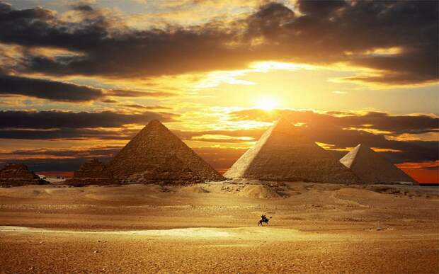 Пирамиды, Египет
