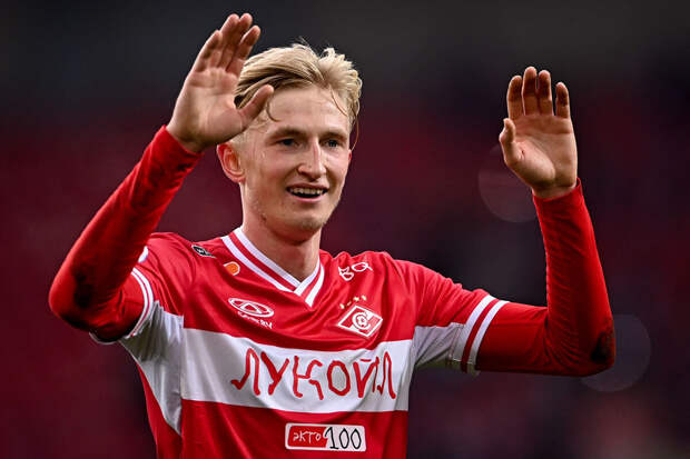 Полузащитник "Спартака" Литвинов предложил отказаться от использования VAR