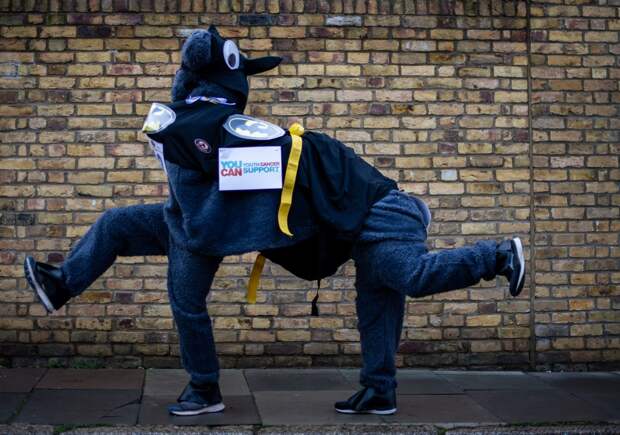 Веселая гонка лошадей London Pantomime Horse Race 2018