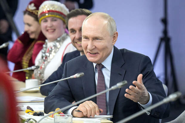 ФОМ: Путину доверяют 73% россиян