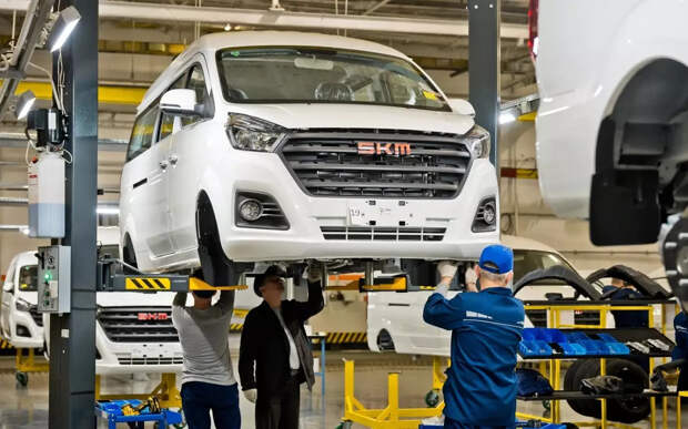 АВТОВАЗ начал выпуск заднеприводных фургонов SKM