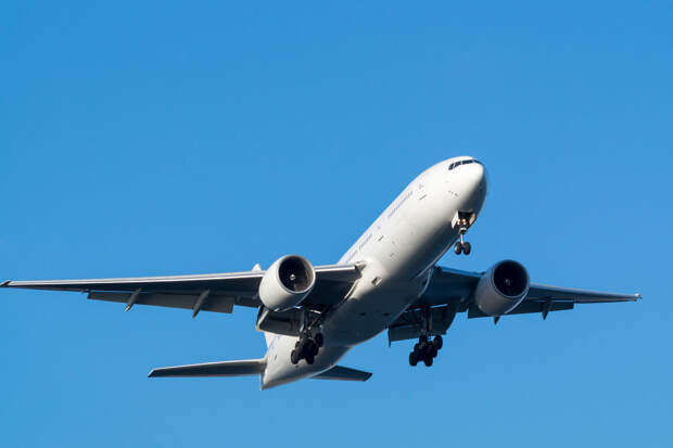 FAA: в США начали расследовать инцидент с совершившим "голландский шаг" Boeing