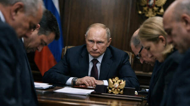 Путина обманывают: Схема чиновников заставляет врачей жить на грани нищеты, а пациентов - умирать