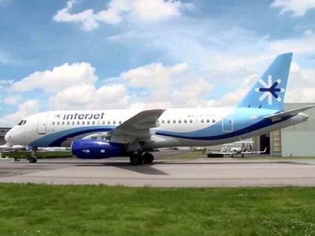 Самолет Sukhoi Superjet 100 (SSJ 100) мексиканской лоукост авиакомпании Interjet :: interjet.com Interjet рекордно сократила разворотное время для самолетов SSJ 100