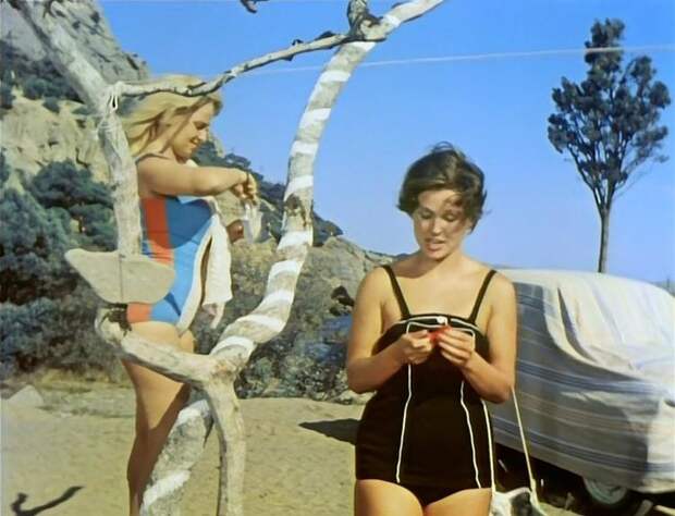 swimsuit15 Ретрошик: 20 легендарных купальников из кино