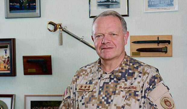Главком ВС Латвии рассказал, что будет делать, когда увидит "зелёных человечков"