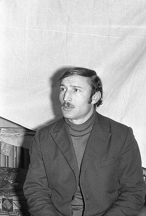 Политики в молодости