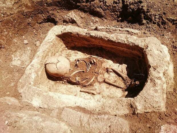 Хазарский могильник в Крыму (Иллюстрация из открытых источников)