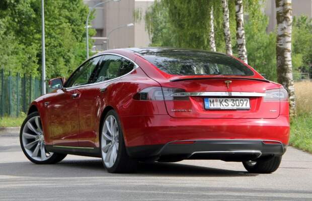 Tesla собирается представить свой самый мощный электрокар