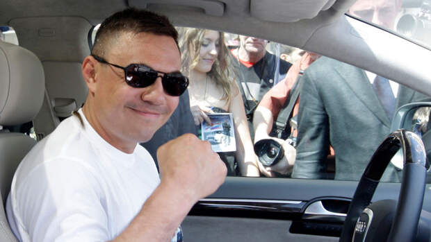 Экс-боксер Костя Цзю назвал странной отмену боя своего сына Никиты Цзю