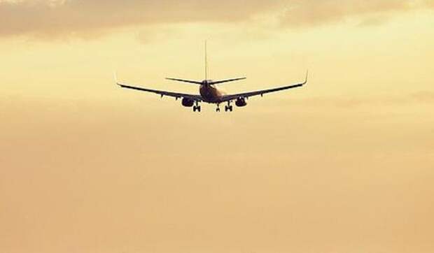 Летевший в Уфу самолет вернулся в Петербург по техническим причинам