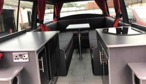 Из Volkswagen Transporter сделали уникальный кемпер с мангалом под капотом Volkswagen Transporter, transporter, volkswagen, авто, дом на колесах, кемпер, самоделка, фургон