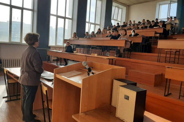 Студентам Горно-Алтайского госуниверситета угрожали взысканием за неявку на встречу о контрактах для СВО