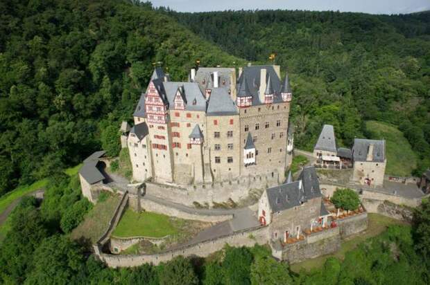 Замок Эльц (Burg Eltz), Германия