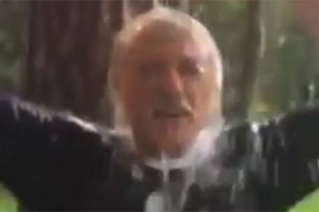 Полтавченко поучаствовал в акции Ice Bucket Challenge Полтавченко поучаствовал в акции Ice Bucket Challenge