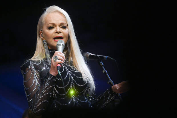 КП: на концерт певицы Долиной в Петербурге плохо раскупают билеты