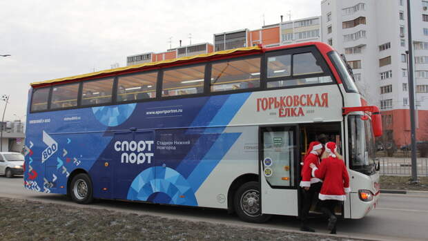 По Нижнему Новгороду курсирует туристический двухэтажный автобус