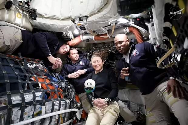 Со скоростью 11 км в секунду. Как будет возвращаться на Землю лунная миссия "Артемида-2"