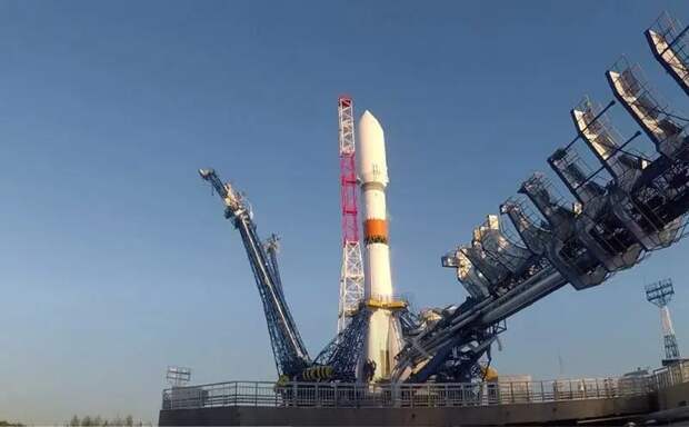 Космические войска ВКС РФ вывели на орбиту очередные спутники военного