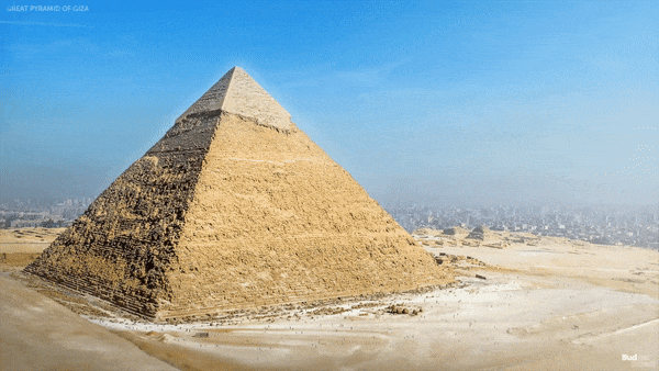 Фото: NeoMam Studios / К сожалению, авторы анимации ошиблись, на картинке пирамида Хефрена, а не Хеопса. Комплекс пирамид в Гизе состоит из Пирамиды Хеопса, несколько меньшей пирамиды Хефрена, а также ряда менее крупных пирамид-спутников