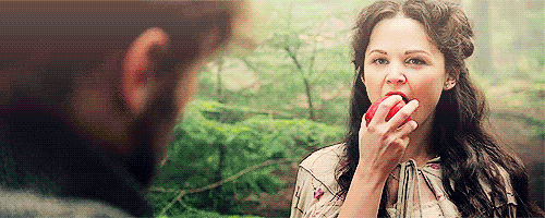 Snow-red-apples-3-once-upon-a-time-31740218-500-200.gif